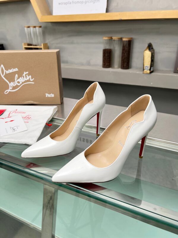 Christian loubotins shoes