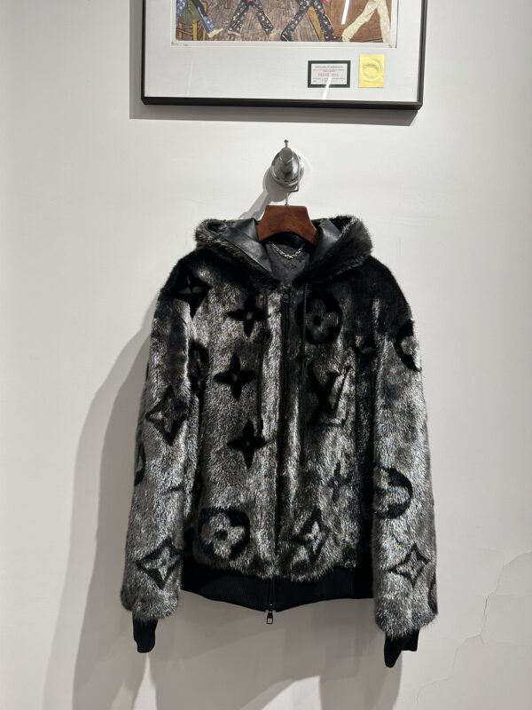 Louis Vuitton Clothes