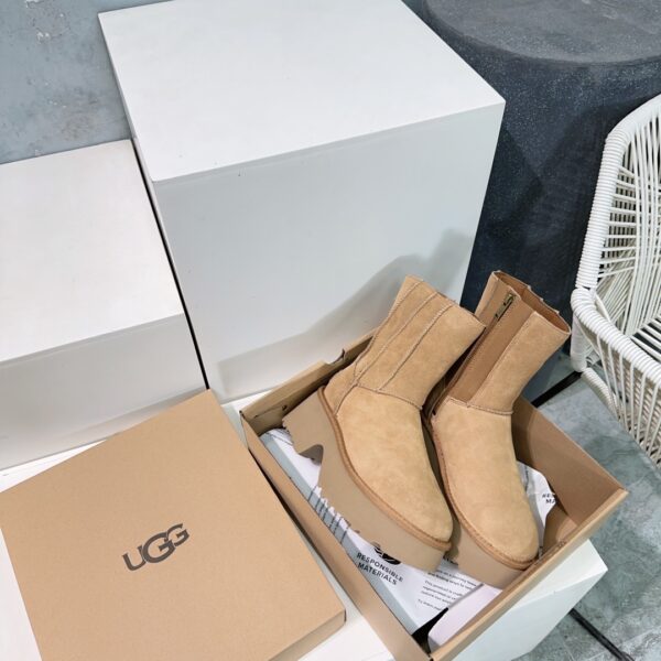 UGG  Shoes