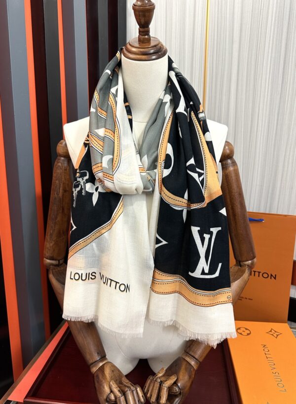 Louis Vuitton Scarves
