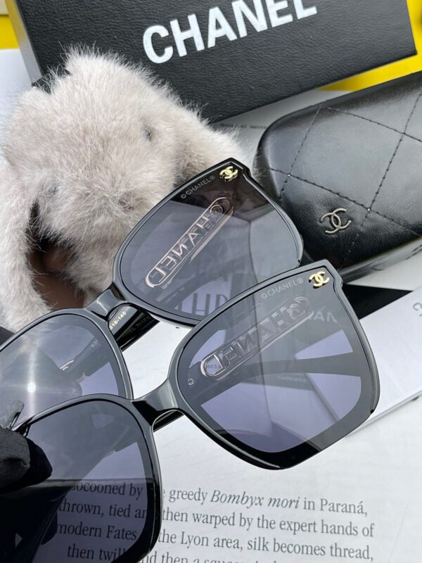 Sunglasses and Glasses Chanel - 图片 4