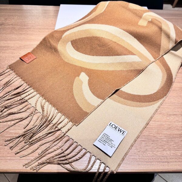 Loewe Scarf  - 图片 6