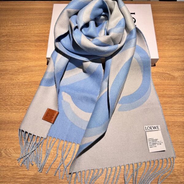 Loewe Scarf  - 图片 3